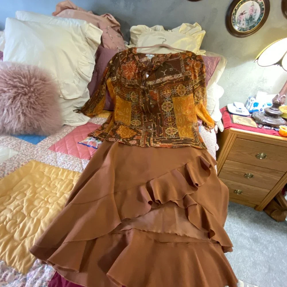 NWT Blouse and Skirt~XL-Rust colors - Picture 2 of 16